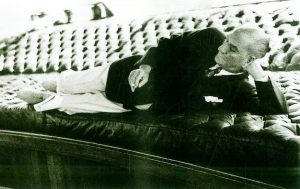 savarano ataturk uzaniyor 300x189 1
