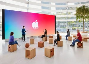 singapur apple ilk yuzen magaza 300x216 1