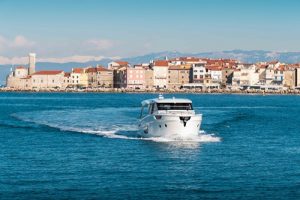 hibrit tekne avantajlari greenlineyachts 300x200 1