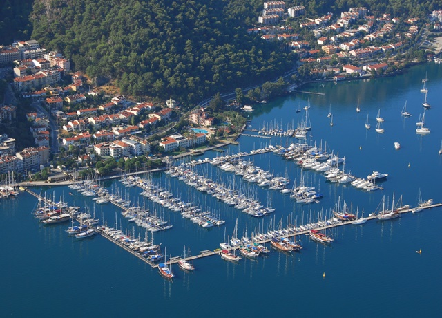 ece saray marina 19 mayis ralli