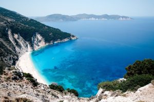 myrtos plaji yunanistan 300x200 1