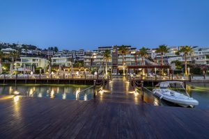 Mivara Luxury Resort Spa iskele tekne ile ulasim 300x200 1
