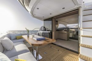 azimut 53 tekne detaylari fiyatlari 300x200 1